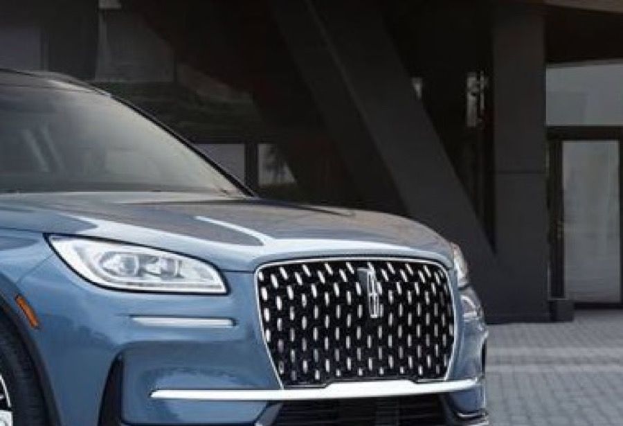 Grille and headlight detail